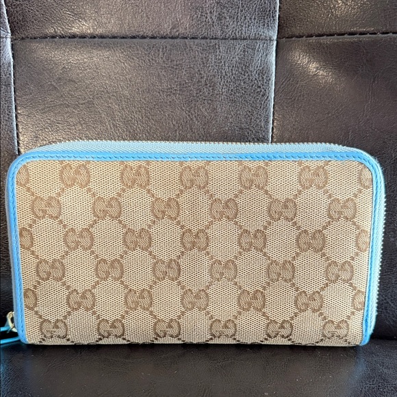 Gucci Beige and Blue Zip Wallet - Picture 3 of 9